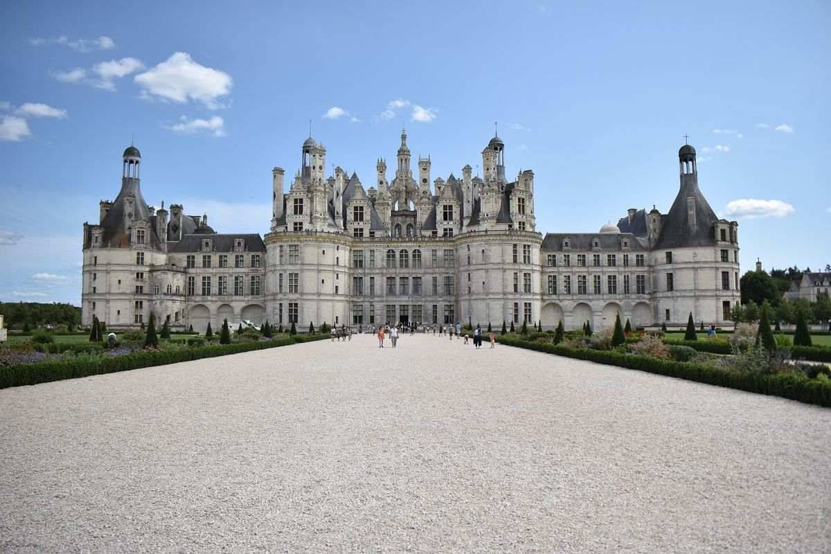  Château de Chambord, à 50 minutes de l'hôtel | Best Western Plus L'Artist Hôtel