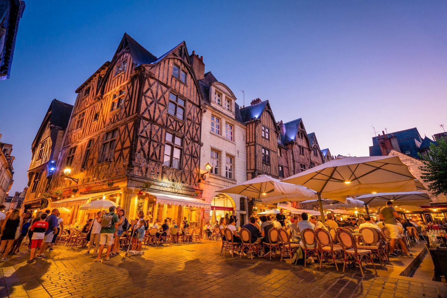 Place Plumereau in Tours city centre